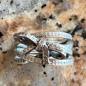 Pandora bow ring 6